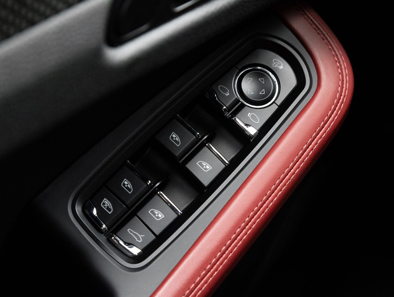 2023 Porsche Macan S