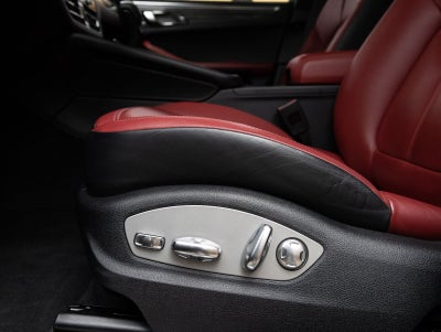 2023 Porsche Macan S