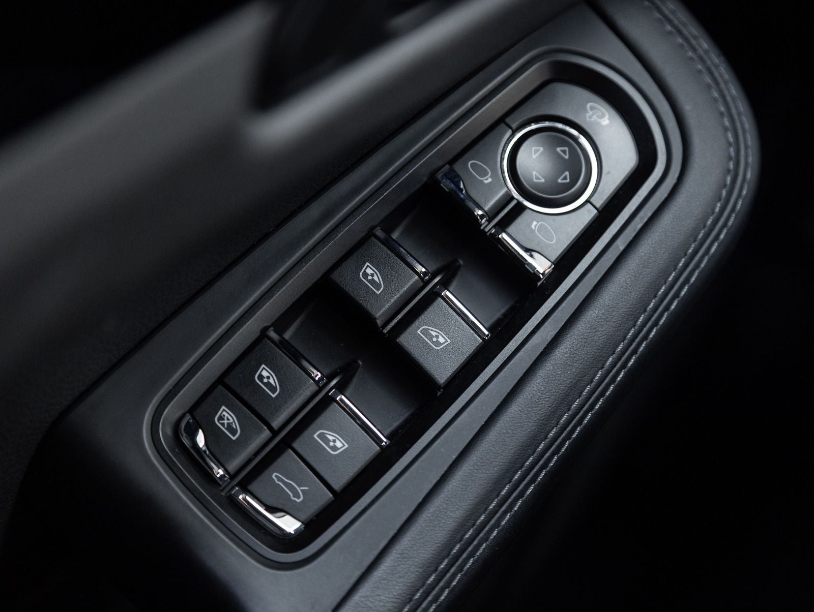 2023 Porsche Macan S