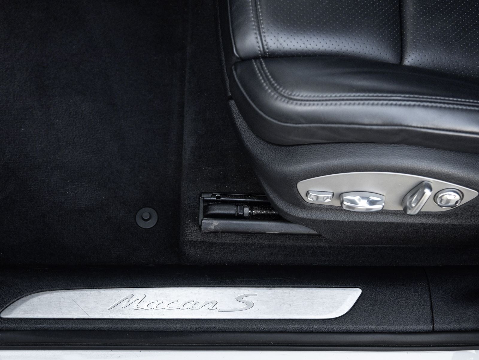 2023 Porsche Macan S