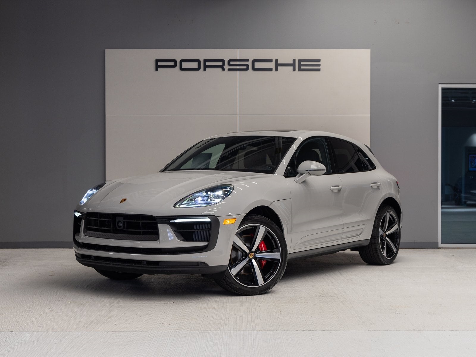 2025 Porsche Macan Macan S
