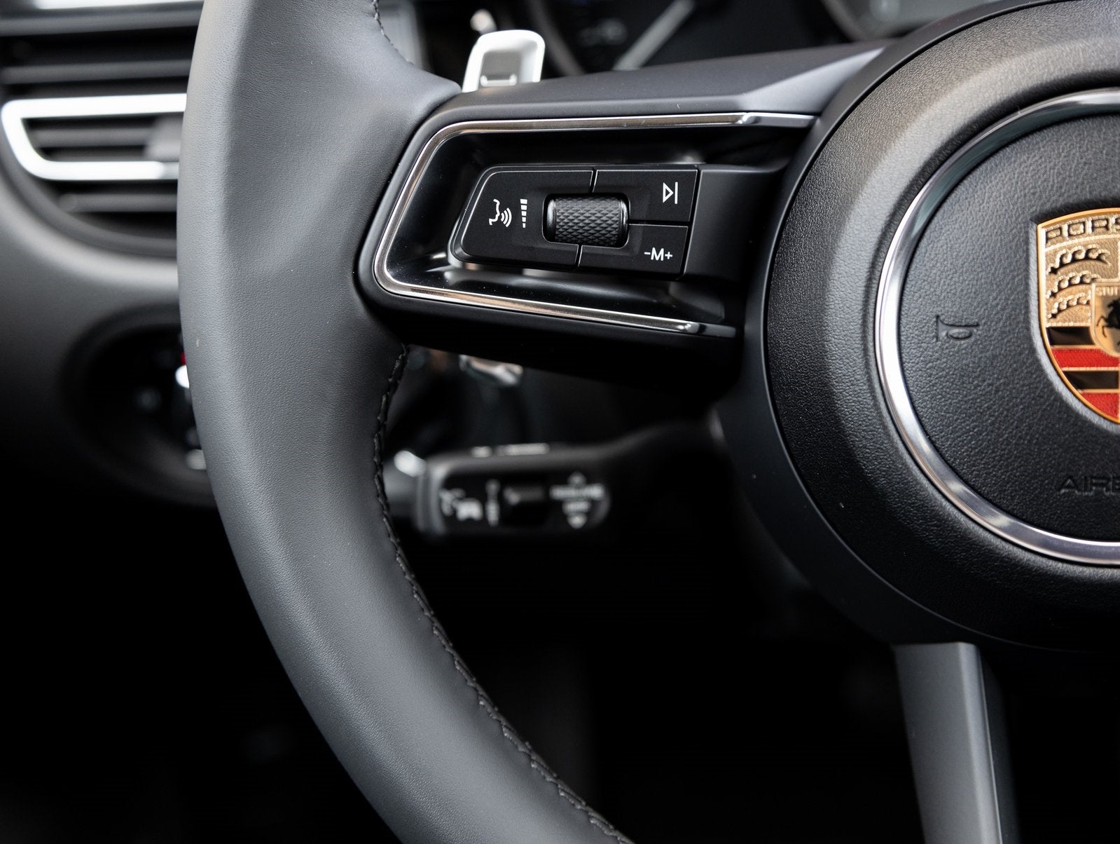 2025 Porsche Macan Macan S