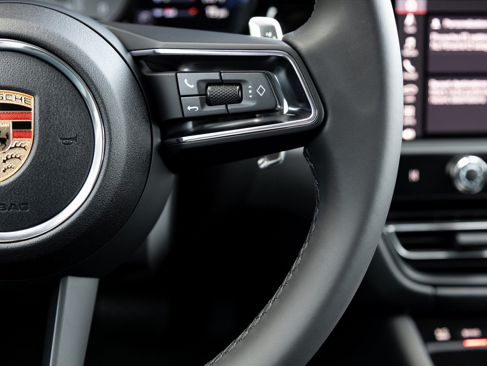 2025 Porsche Macan Macan S