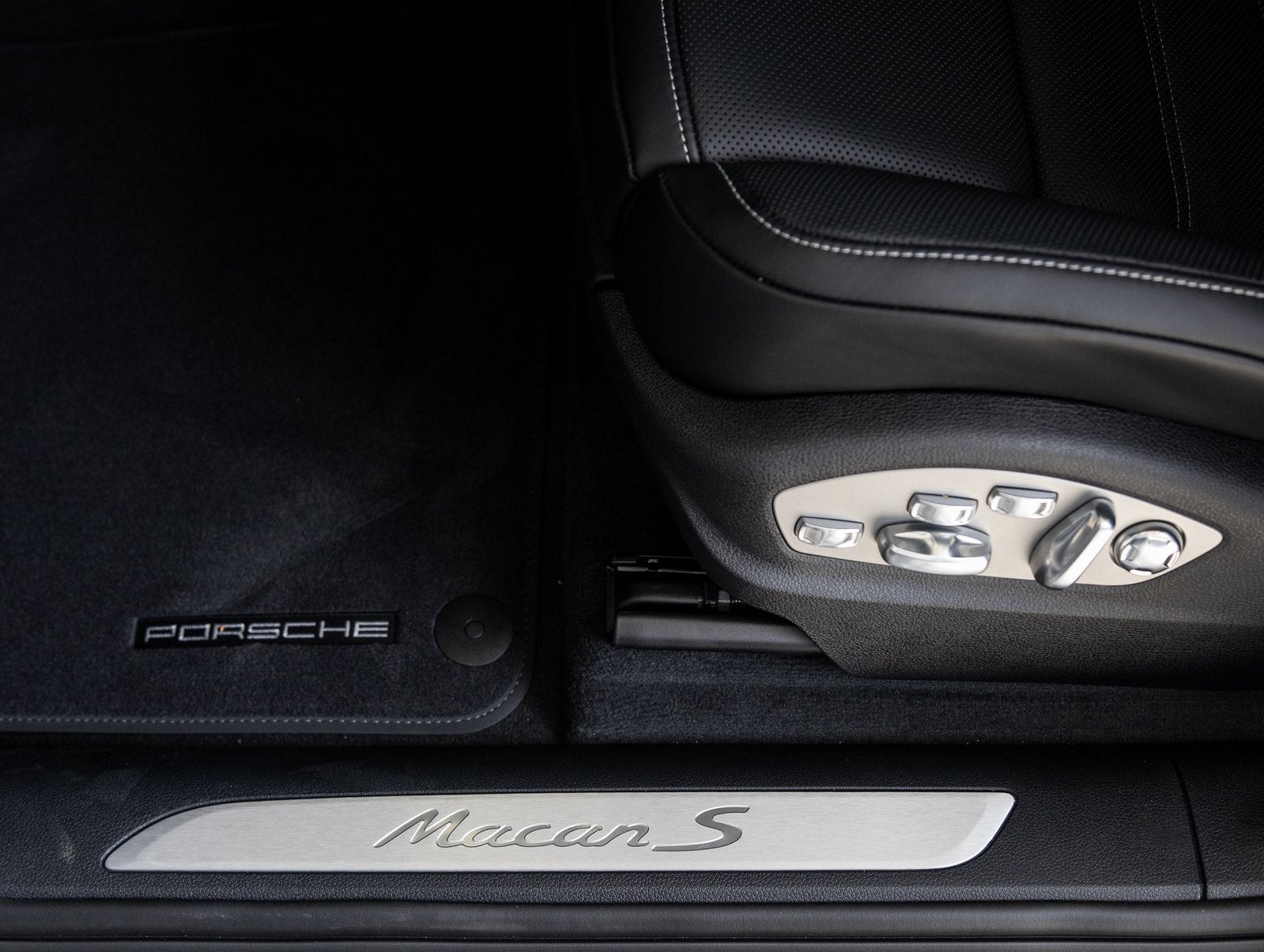 2025 Porsche Macan Macan S