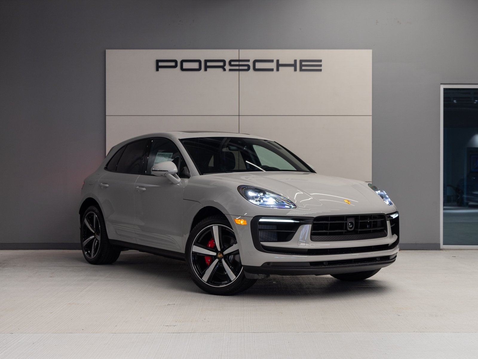 2025 Porsche Macan Macan S