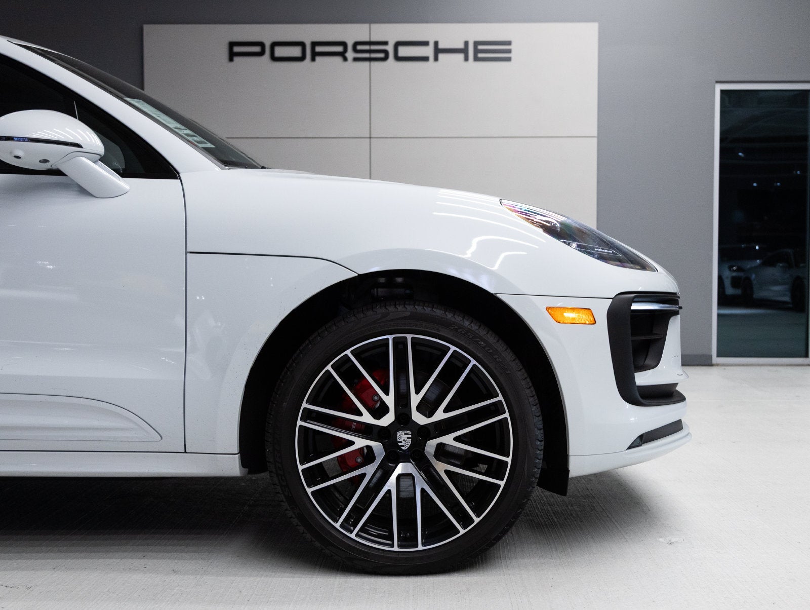 2026 Porsche Macan S - Photo 11