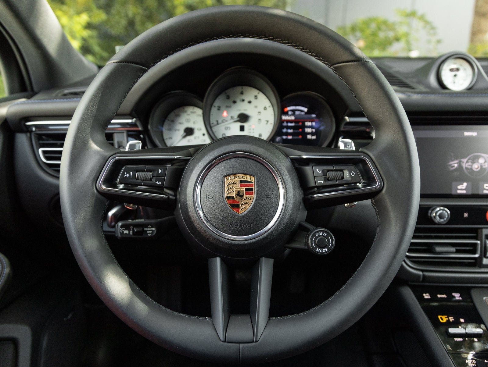 2026 Porsche Macan S - Photo 13