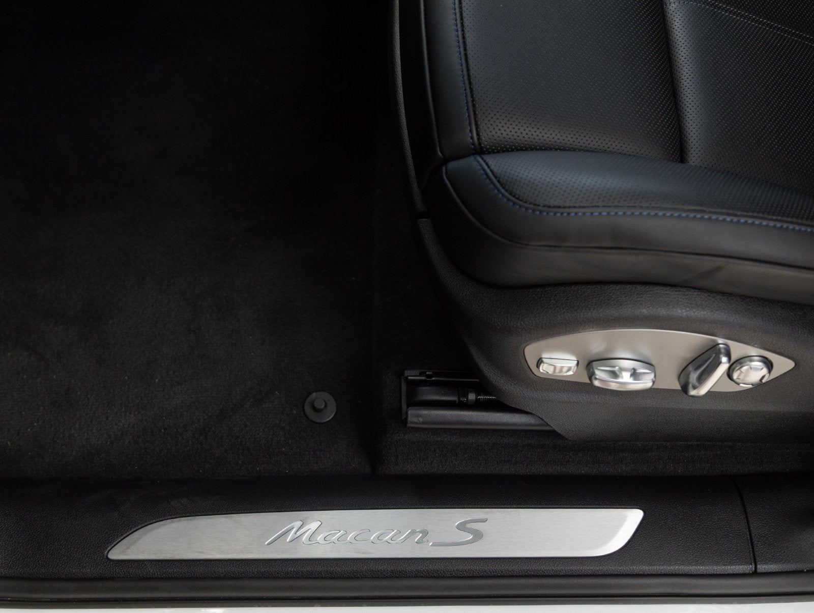 2026 Porsche Macan S - Photo 21