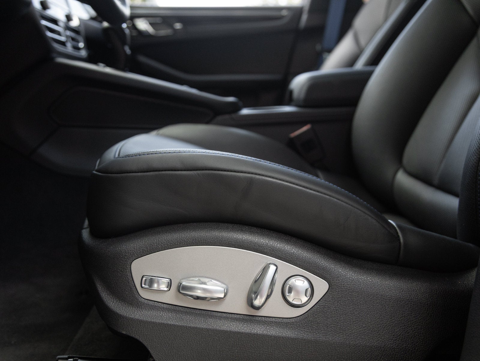 2026 Porsche Macan S - Photo 22