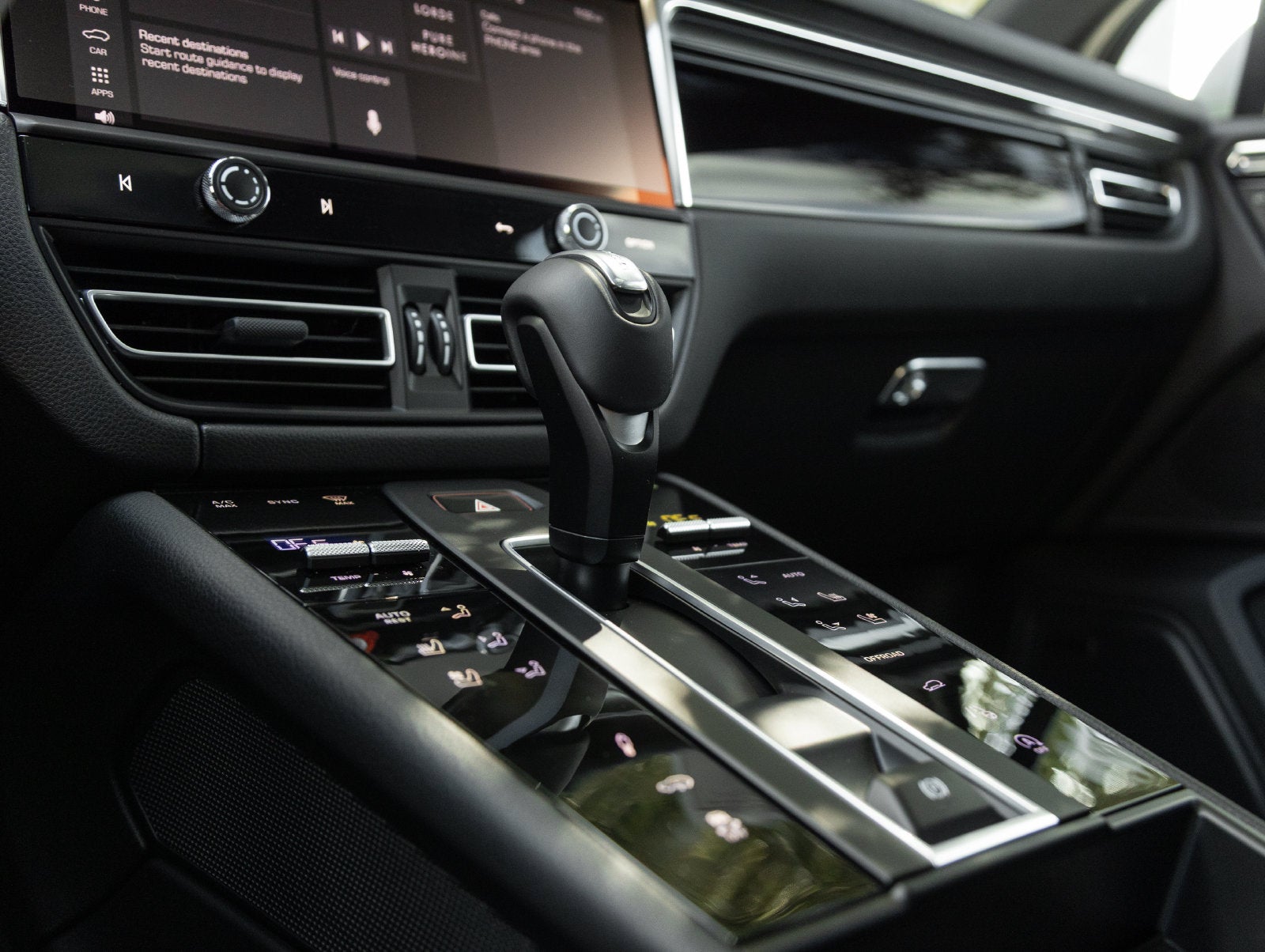 2026 Porsche Macan S - Photo 27