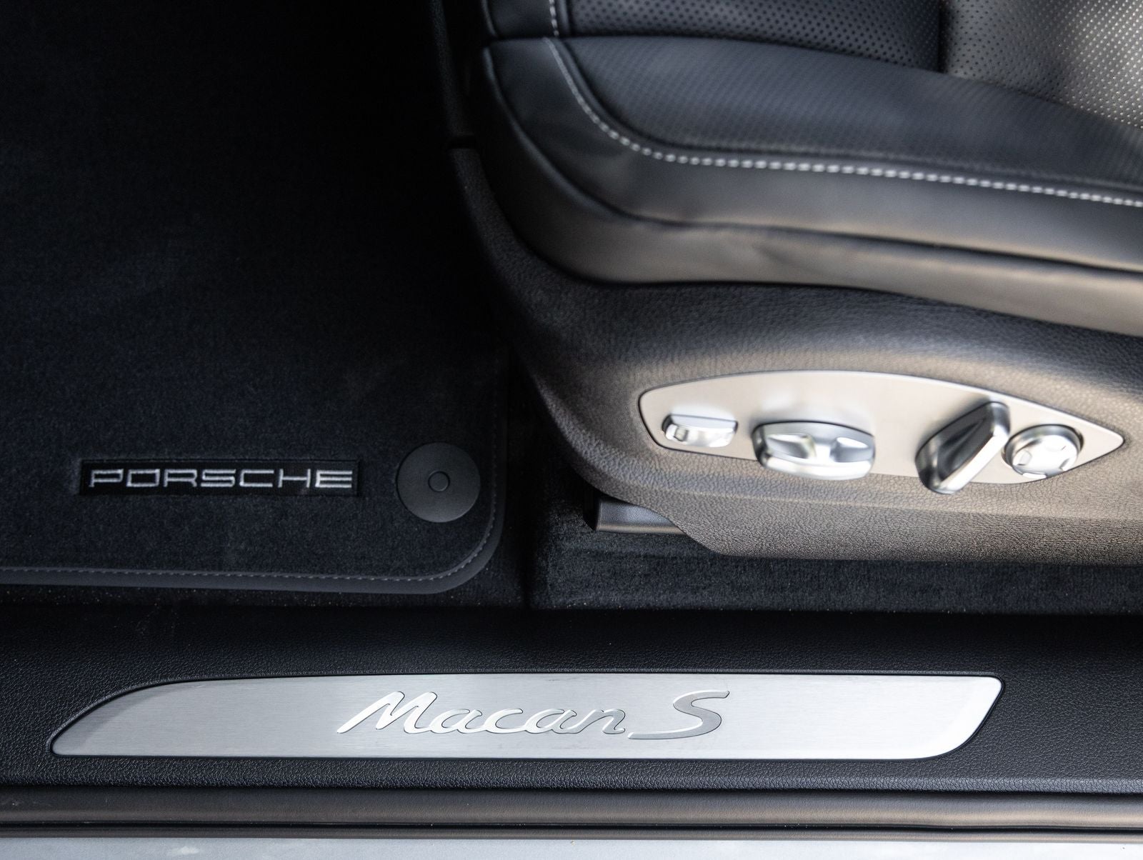 2026 Porsche Macan Macan S