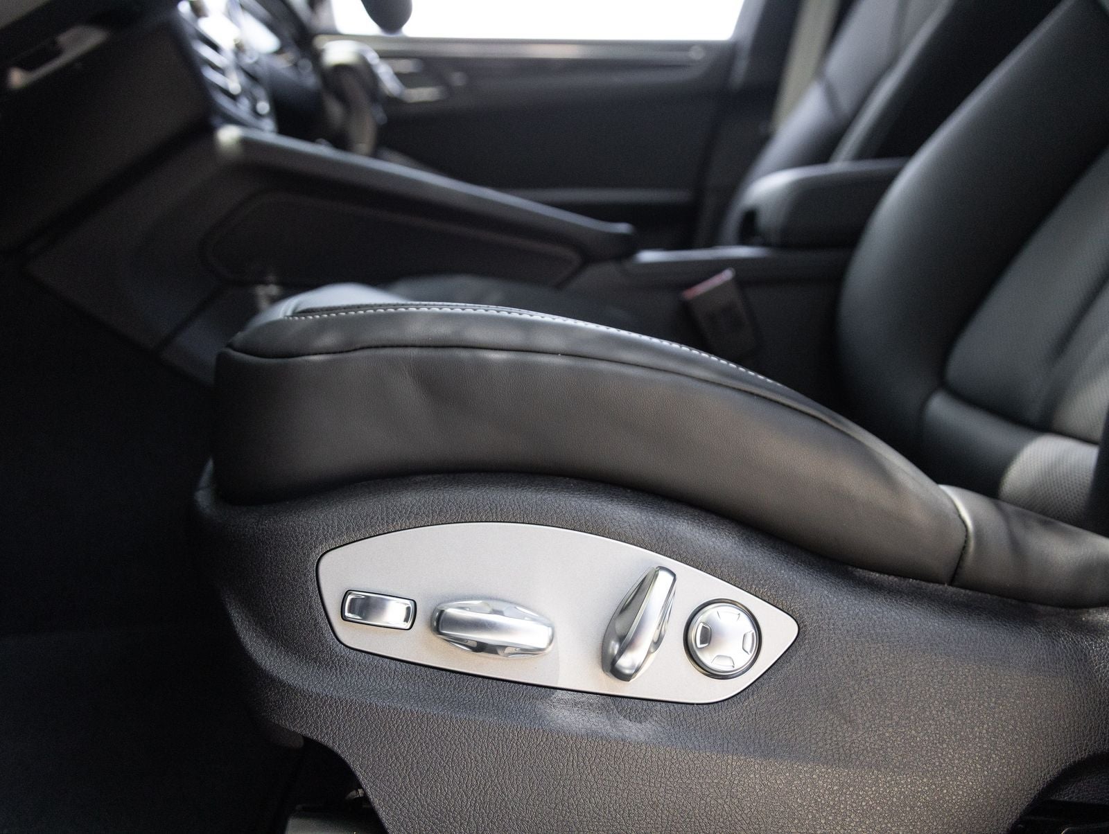 2026 Porsche Macan Macan S