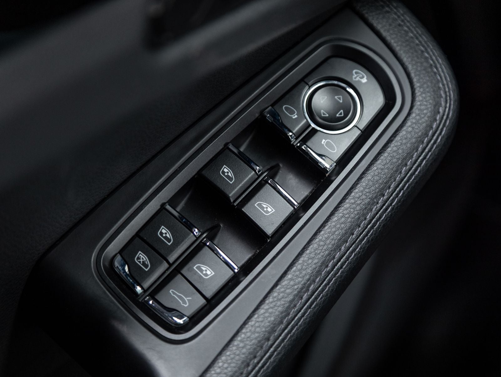 2023 Porsche Macan S