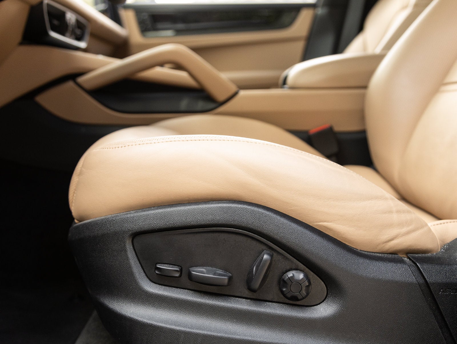2025 Porsche Cayenne Cayenne GTS