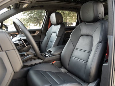 2025 Porsche Cayenne Cayenne GTS