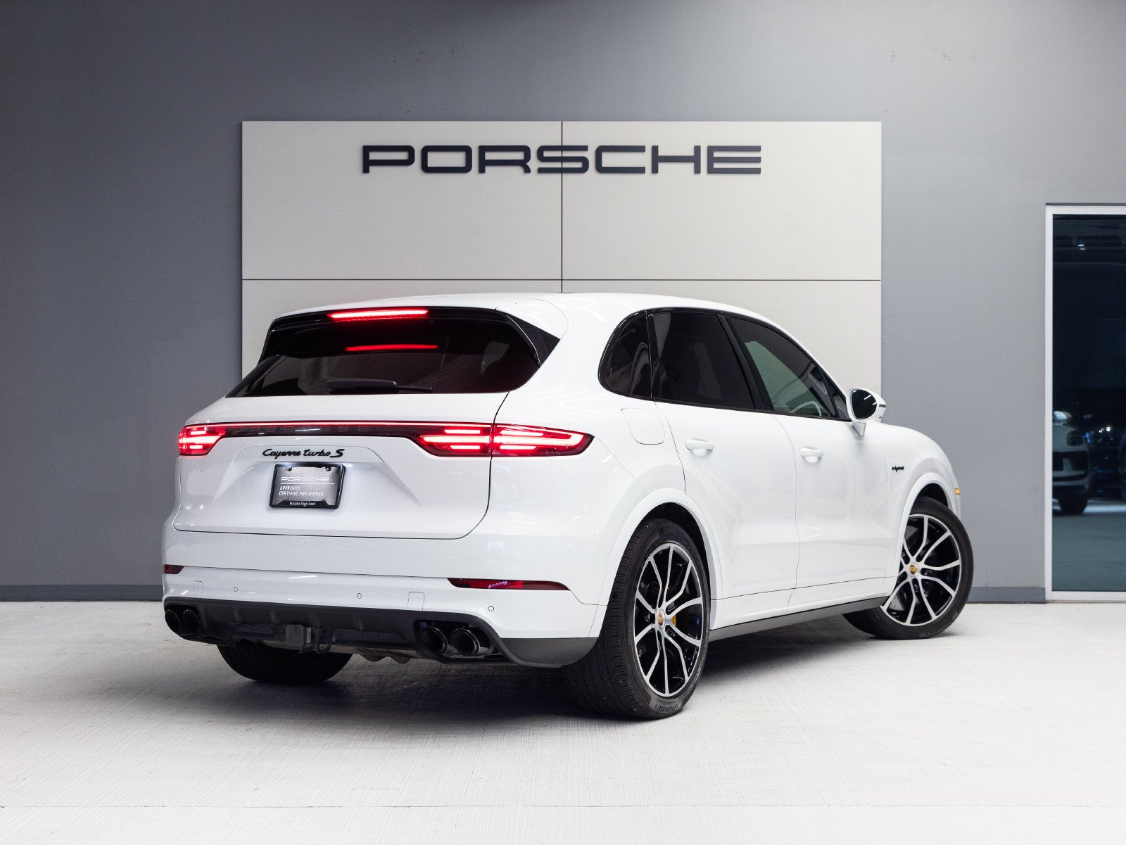 2020 Porsche Cayenne Cayenne Turbo S E-Hybrid