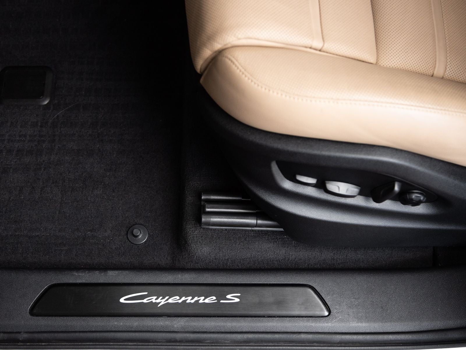 2025 Porsche Cayenne S