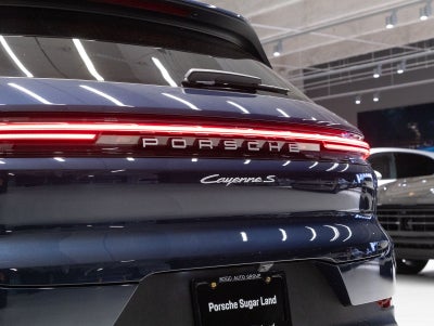 2024 Porsche Cayenne Cayenne S (MY24)