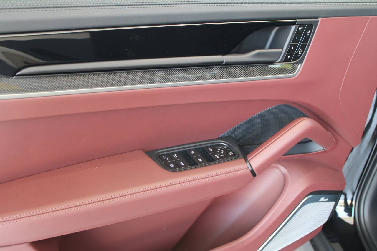 2025 Porsche Cayenne Turbo E-Hybrid