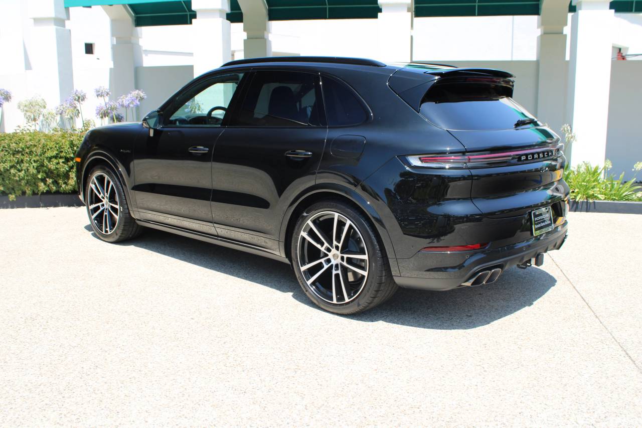 2025 Porsche Cayenne Turbo E-Hybrid