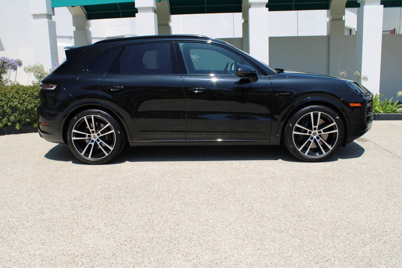 2025 Porsche Cayenne Turbo E-Hybrid