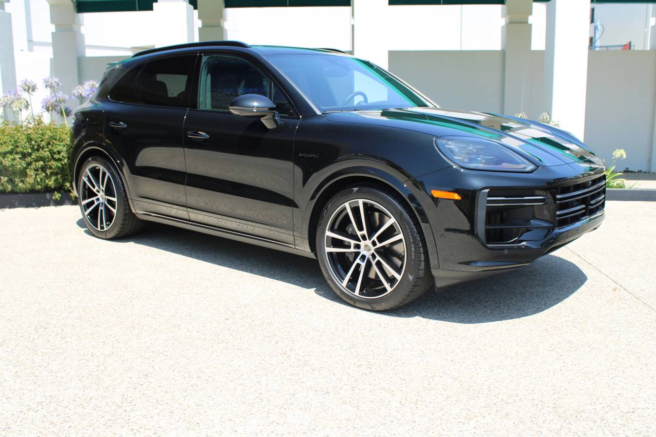 2025 Porsche Cayenne Turbo E-Hybrid
