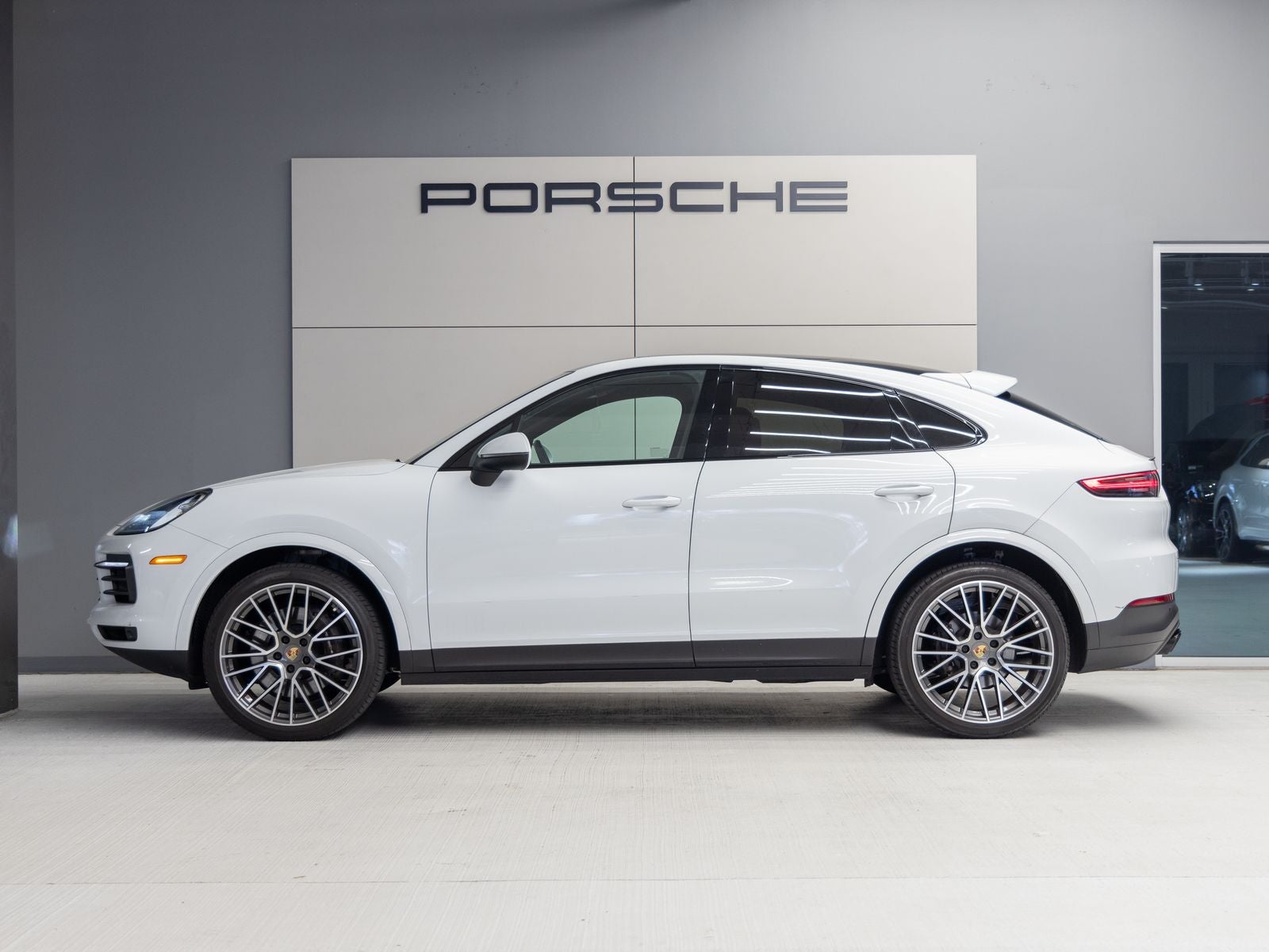 2023 Porsche Cayenne Coupe Platinum Edition