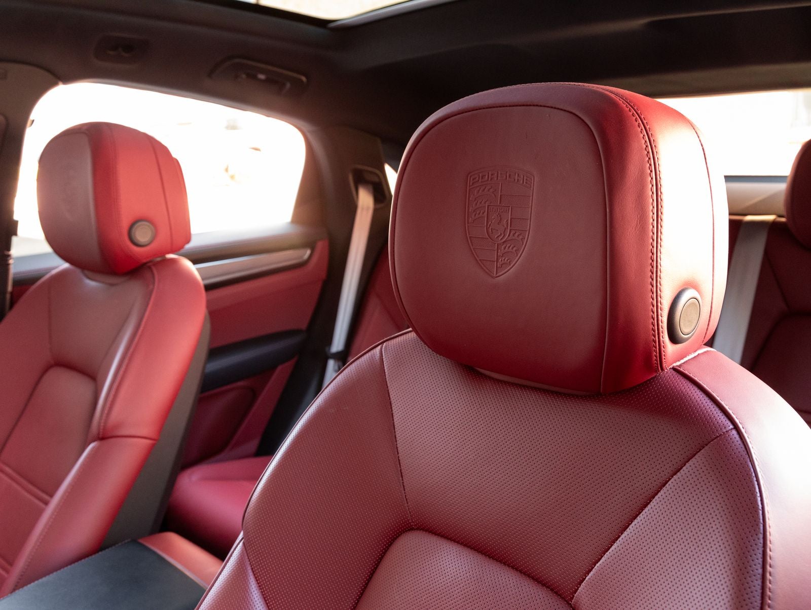 2023 Porsche Cayenne Coupe Platinum Edition