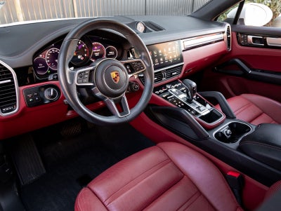 2023 Porsche Cayenne Coupe Platinum Edition