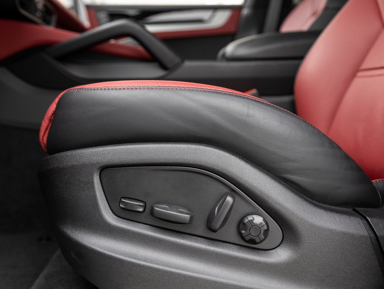 2025 Porsche Cayenne Cayenne Coupe