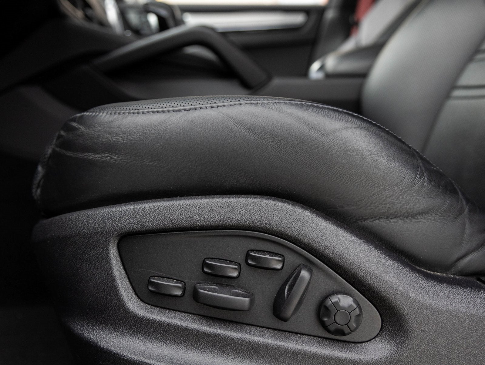 2023 Porsche Cayenne Cayenne Coupe Platinum Edition