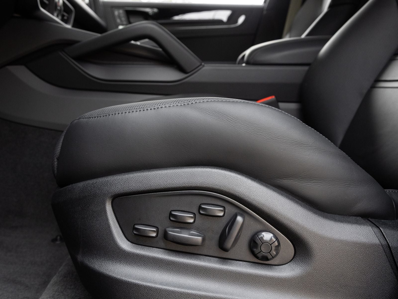 2026 Porsche Cayenne Coupe