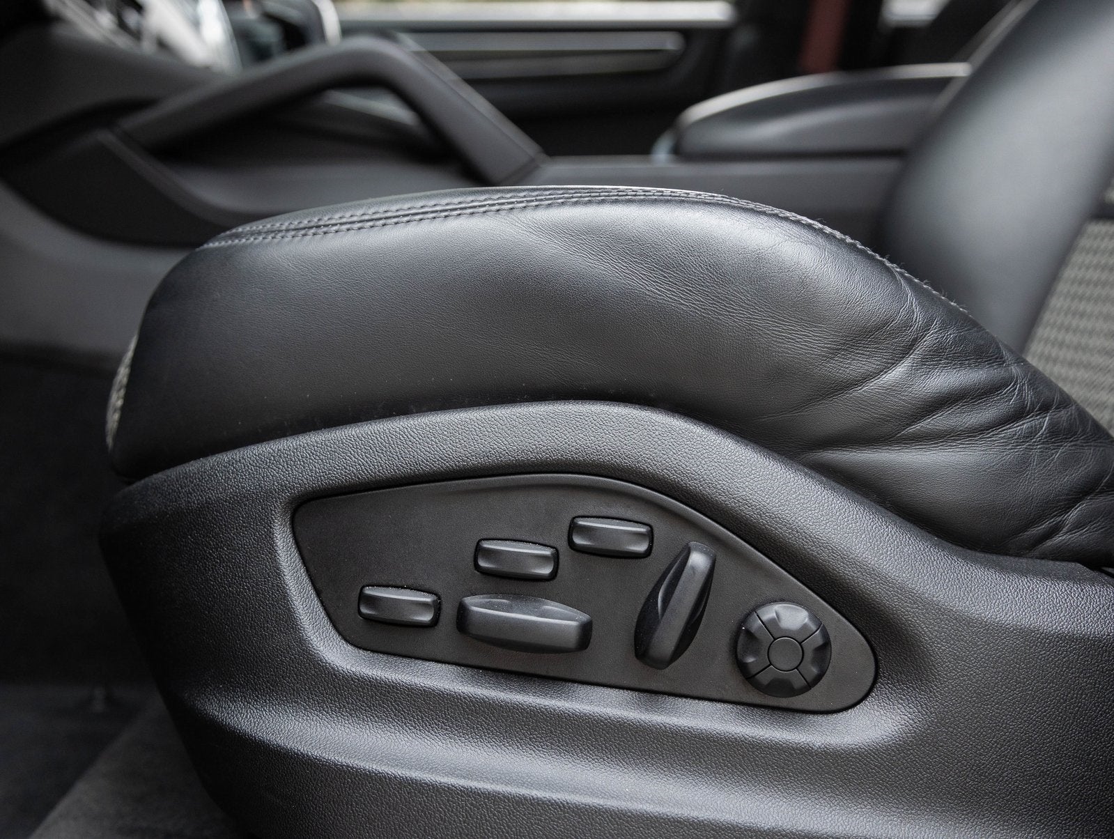 2022 Porsche Cayenne Cayenne GTS Coupe