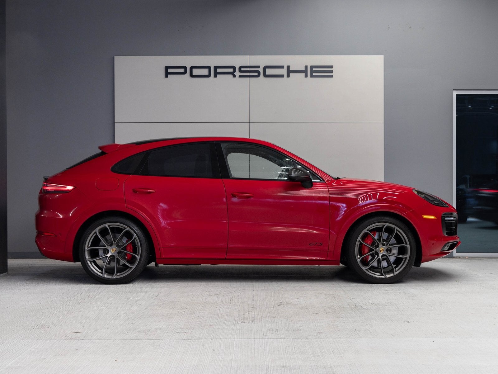 2022 Porsche Cayenne Cayenne GTS Coupe