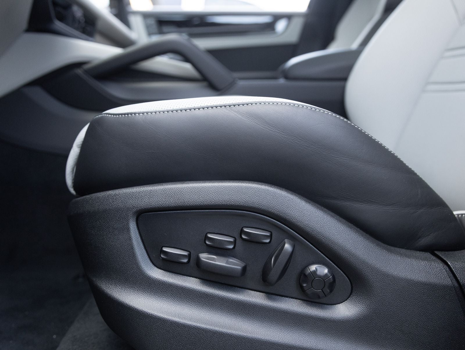 2026 Porsche Cayenne Cayenne GTS Coupe