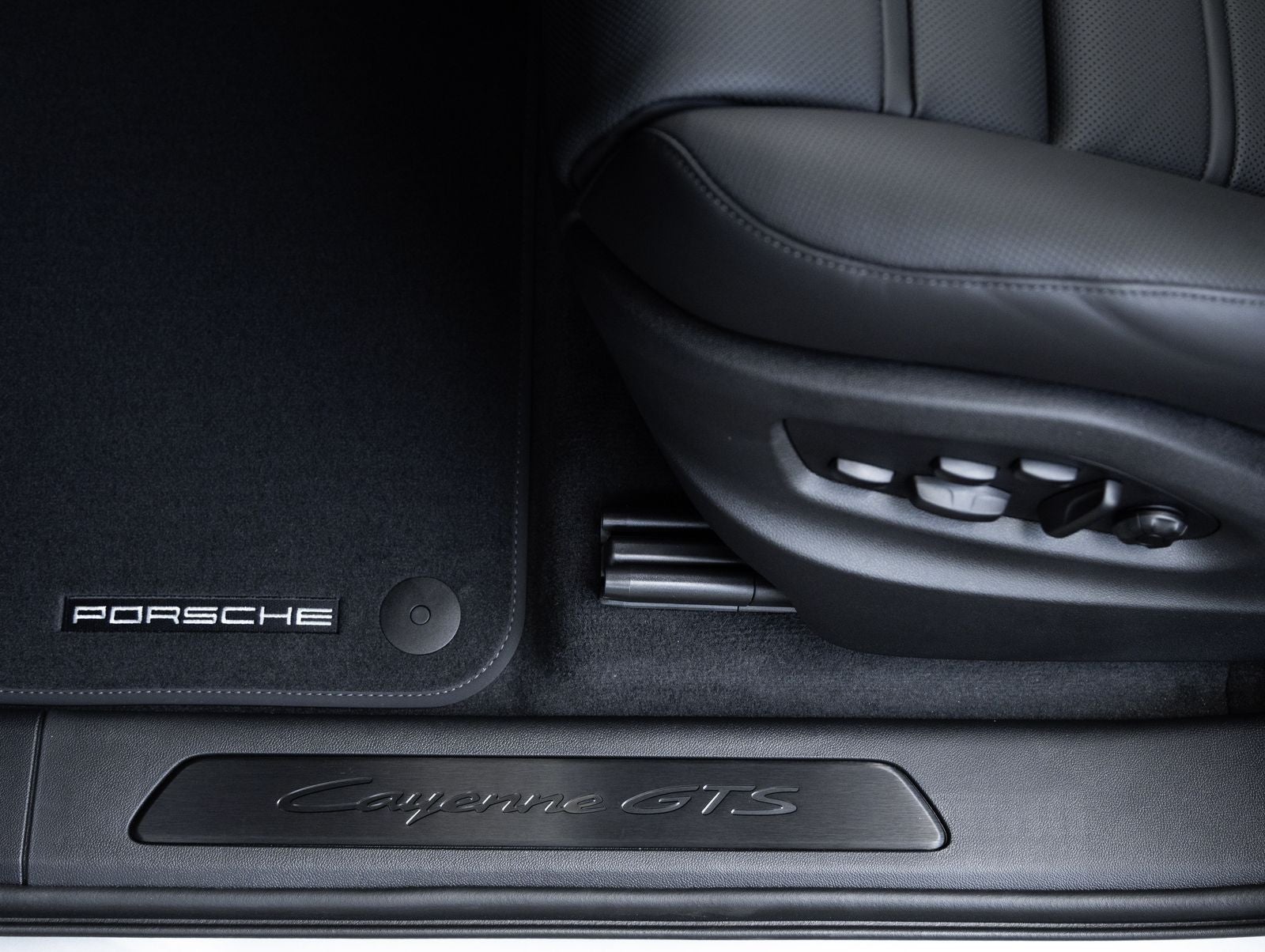 2026 Porsche Cayenne Cayenne GTS Coupe