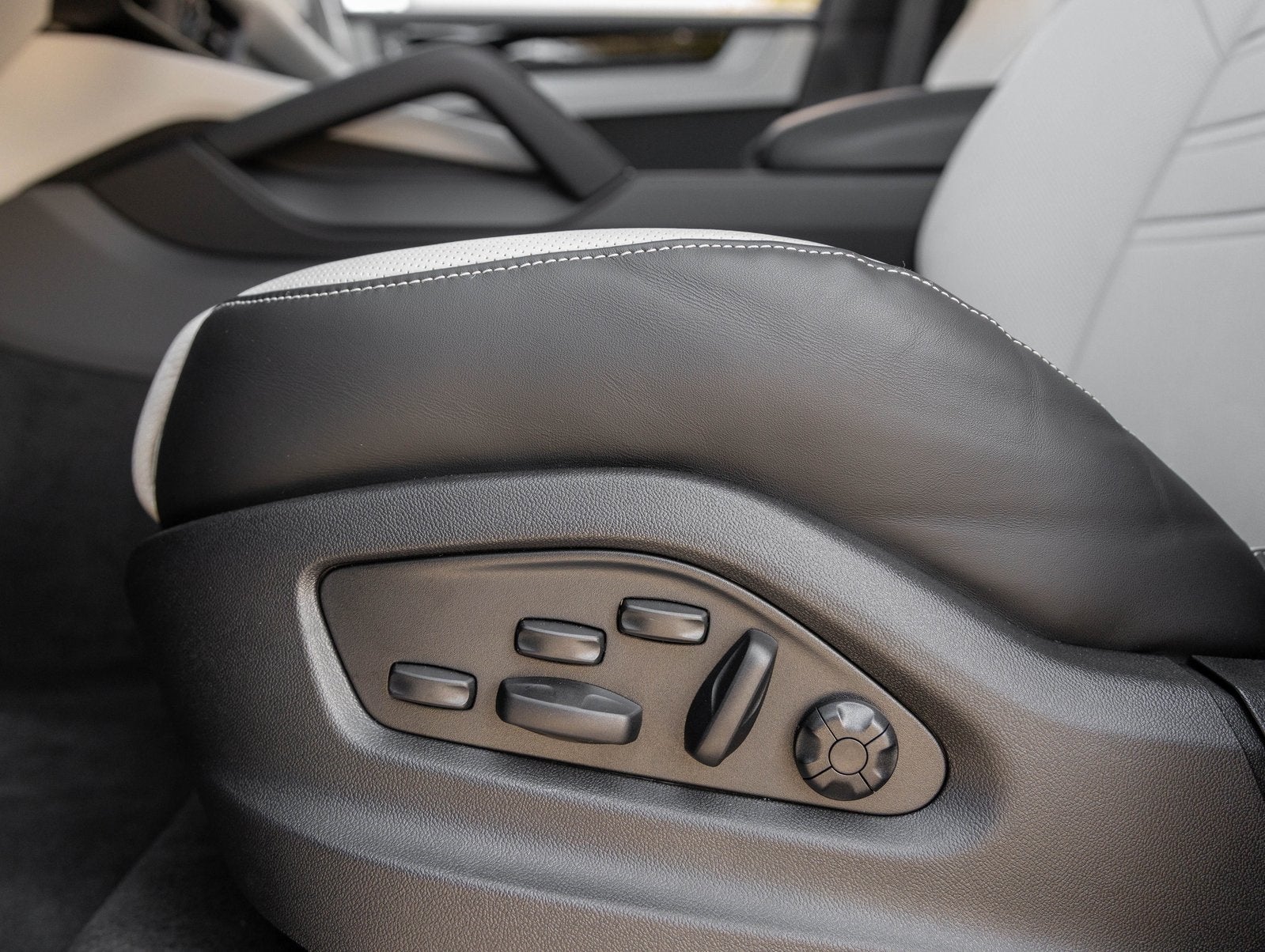 2026 Porsche Cayenne Cayenne S Coupe