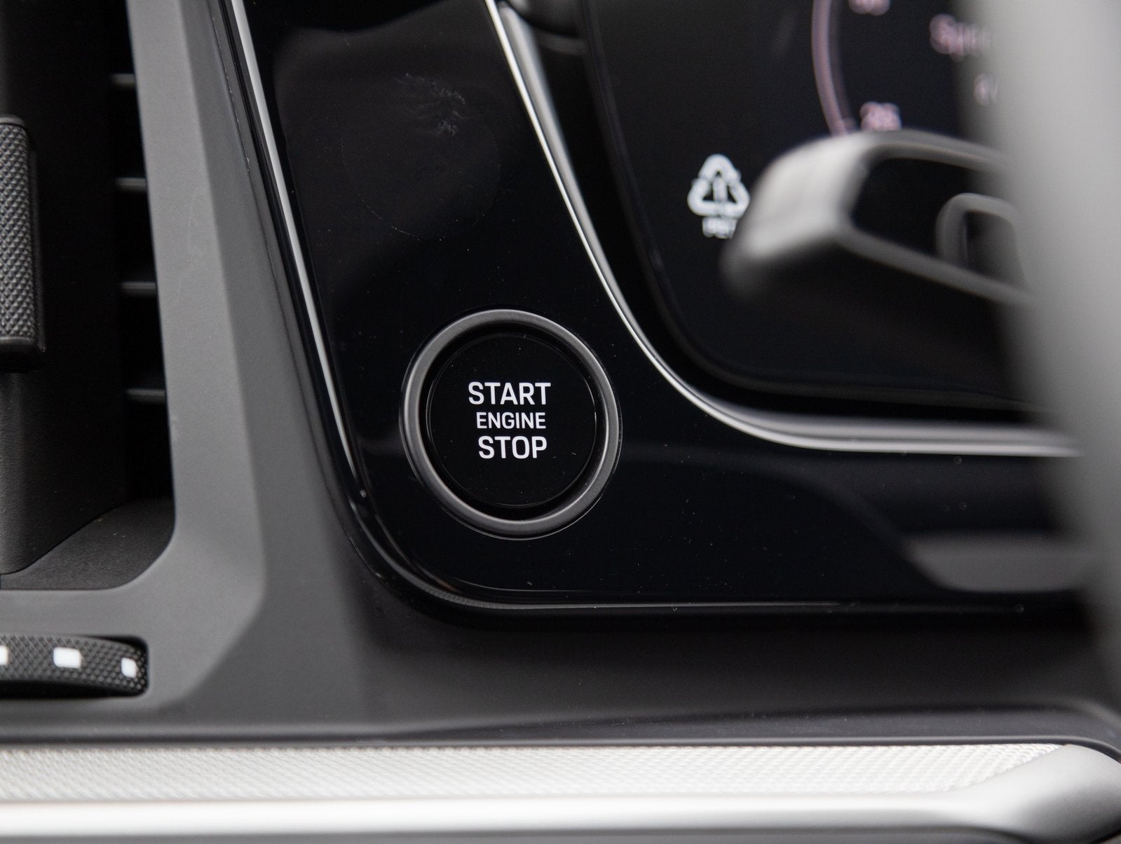 2025 Porsche Cayenne Cayenne S Coupe