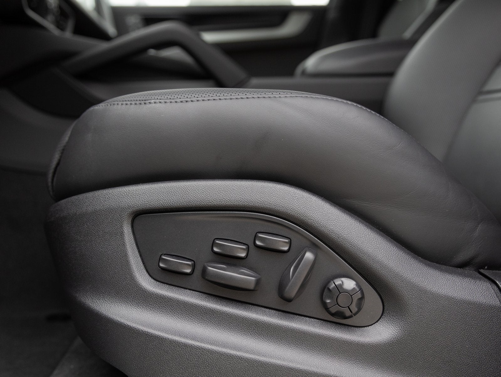 2025 Porsche Cayenne Cayenne S Coupe