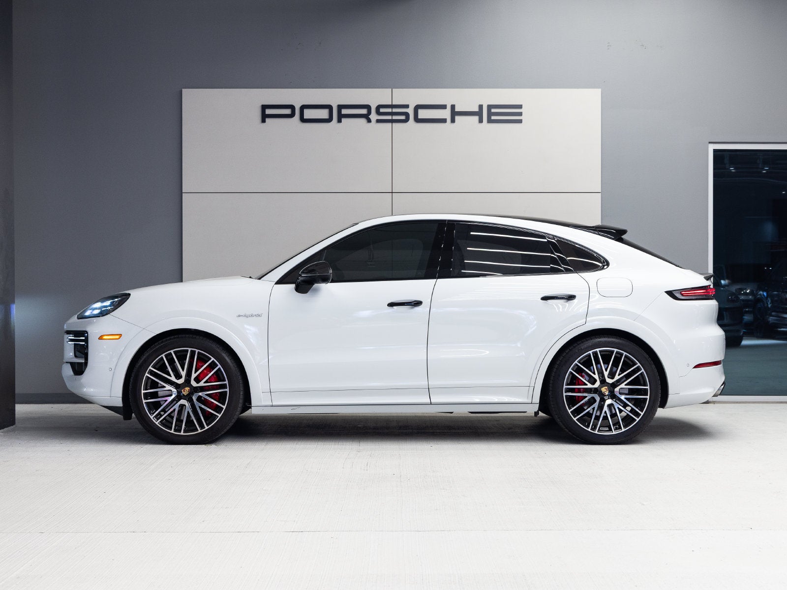 2024 Porsche Cayenne Cayenne Turbo E-Hybrid Coupe