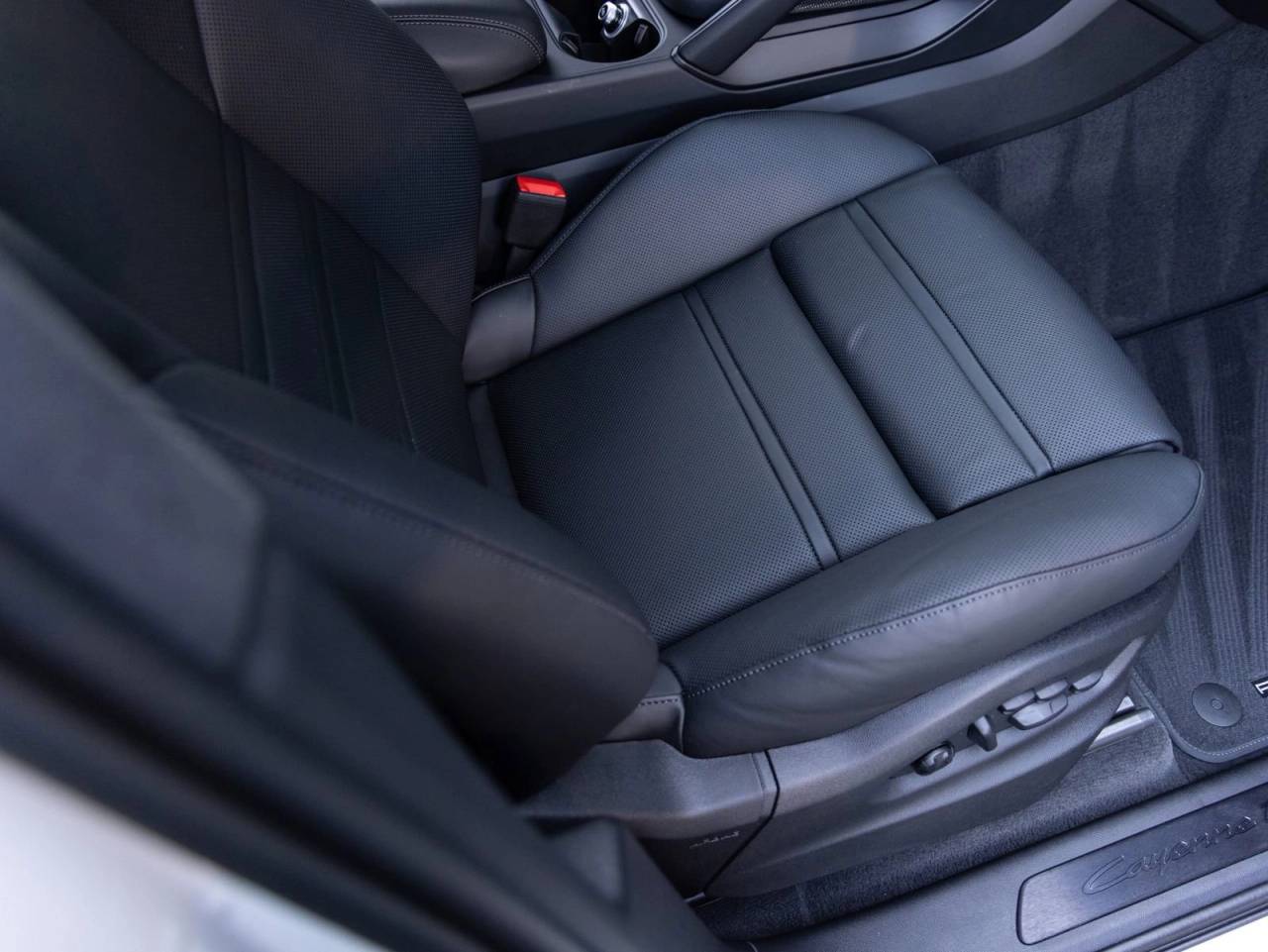 2026 Porsche Cayenne Turbo E-Hybrid Coupe