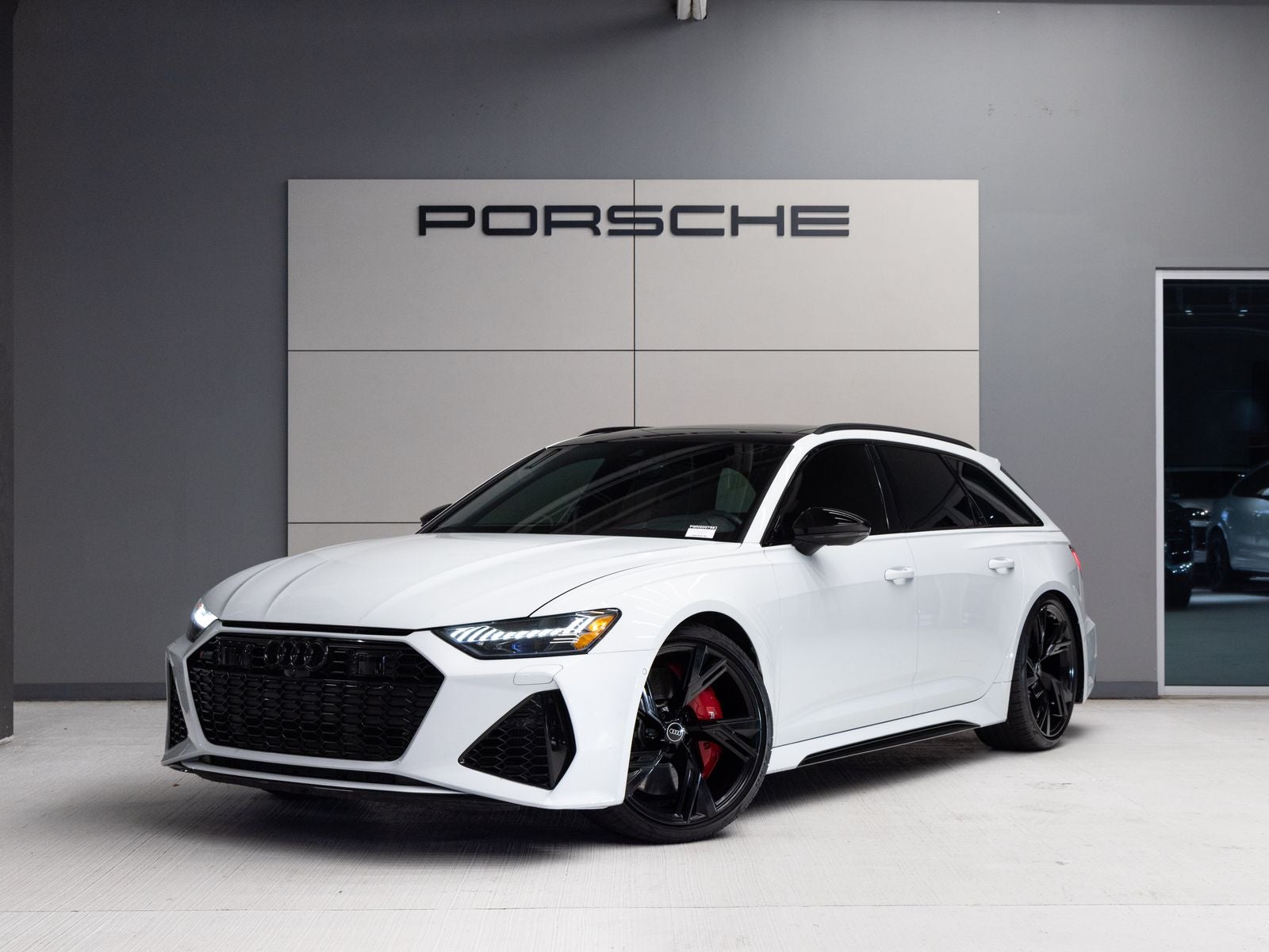 2021 Audi RS 6 Avant -'s photo