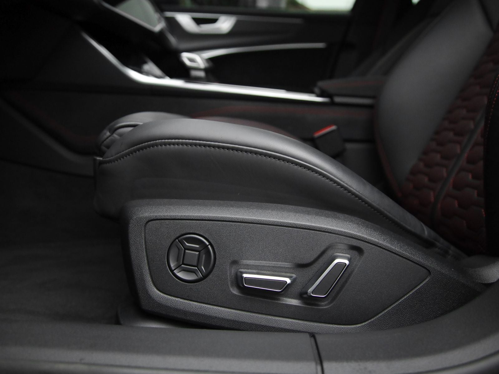 2024 Audi RS 6 Avant performance performance